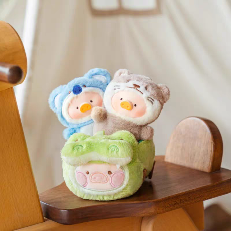 LuLu The Piggy Animal Party Forest Theater Vinyl Face Finger Puppet Pendant Blind box