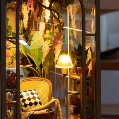 Rolife Book Nook Shelf Insert - Holiday Garden House