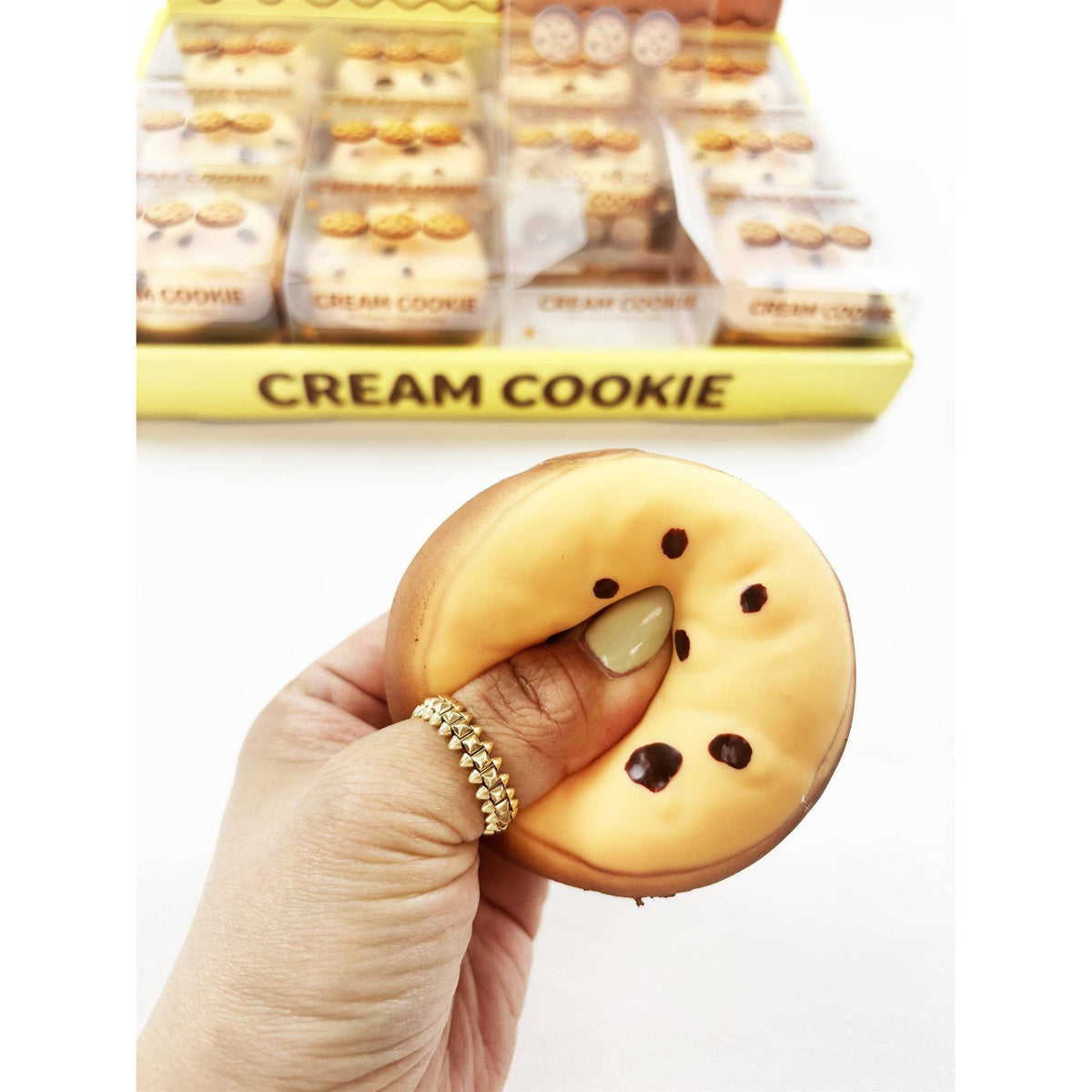 Crunchy Cream Cookie Squishy: ONE / ONE(12)